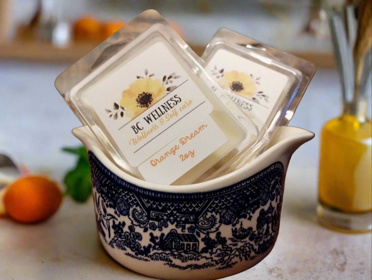 Soy waxes are a great option if you are looking for a candle wax that is natural, comes from a renewable source, non-toxic, clean-burning, and helps support the American farmer. Enjoy the great aroma of spring and summer with the Scent reminding you of a cool Dreamsickle Bar. Orange peels and lemon zests sweetened by shaved coconut and French vanilla, and Tonka Bean.