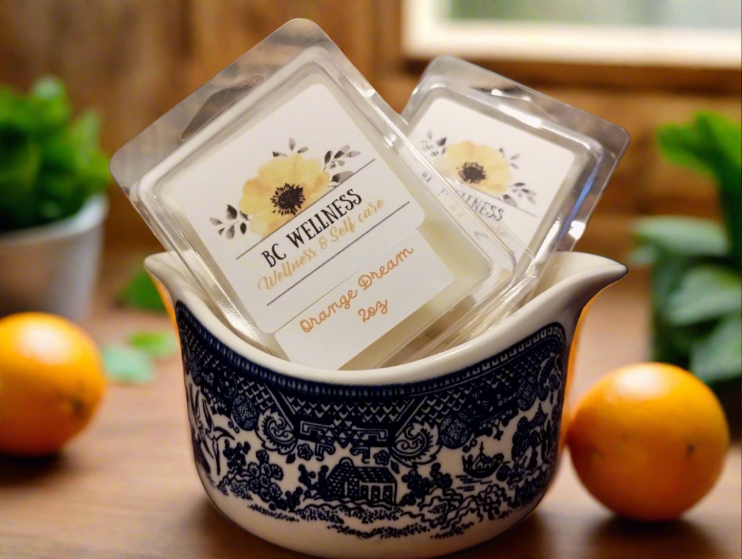 Soy waxes are a great option if you are looking for a candle wax that is natural, comes from a renewable source, non-toxic, clean-burning, and helps support the American farmer. Enjoy the great aroma of spring and summer with the Scent reminding you of a cool Dreamsickle Bar. Orange peels and lemon zests sweetened by shaved coconut and French vanilla, and Tonka Bean.